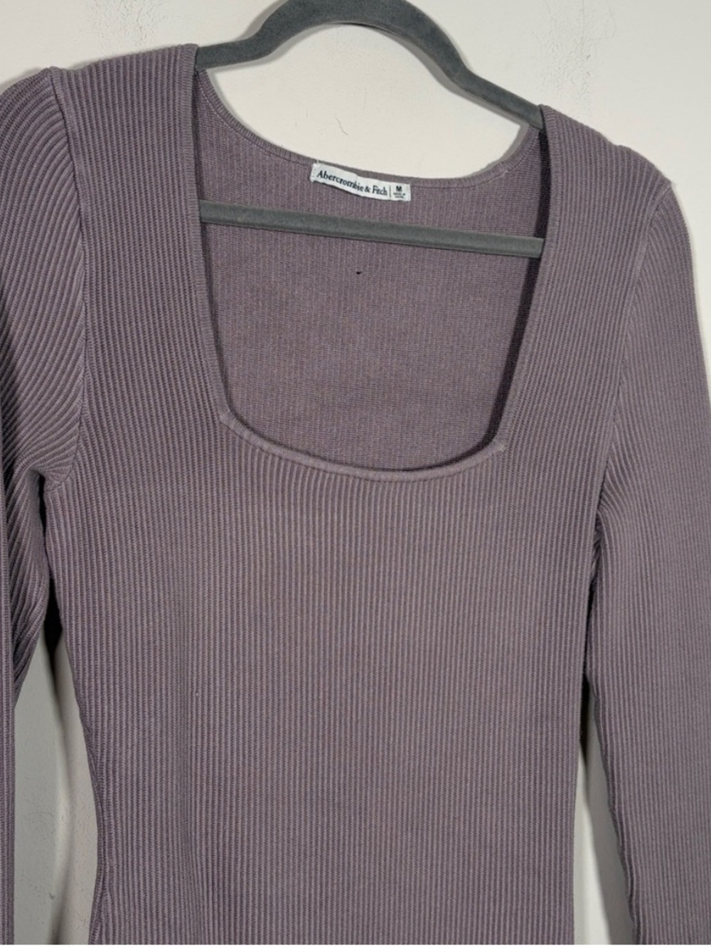 Abercrombie & Fitch Long Sleeve Ottoman Square Neck Ribbed Bodysuit - Picture 4 of 6